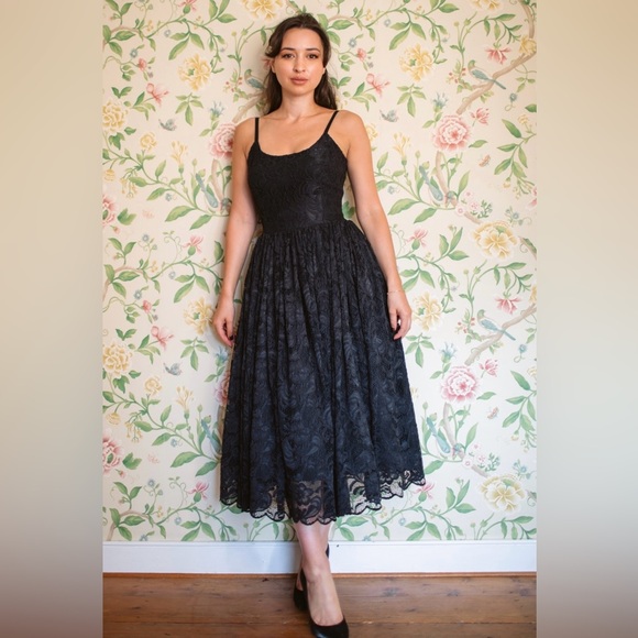 NEW The Pretty Dress Company PRISCILLA LACE PROM DRESS 12 UK - Picture 2 of 5